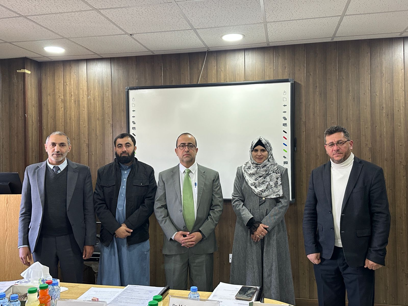 “Yarmouk University”: Discussion of the First PhD Dissertation Written in English at the Faculty of Sharia and Islamic Studies