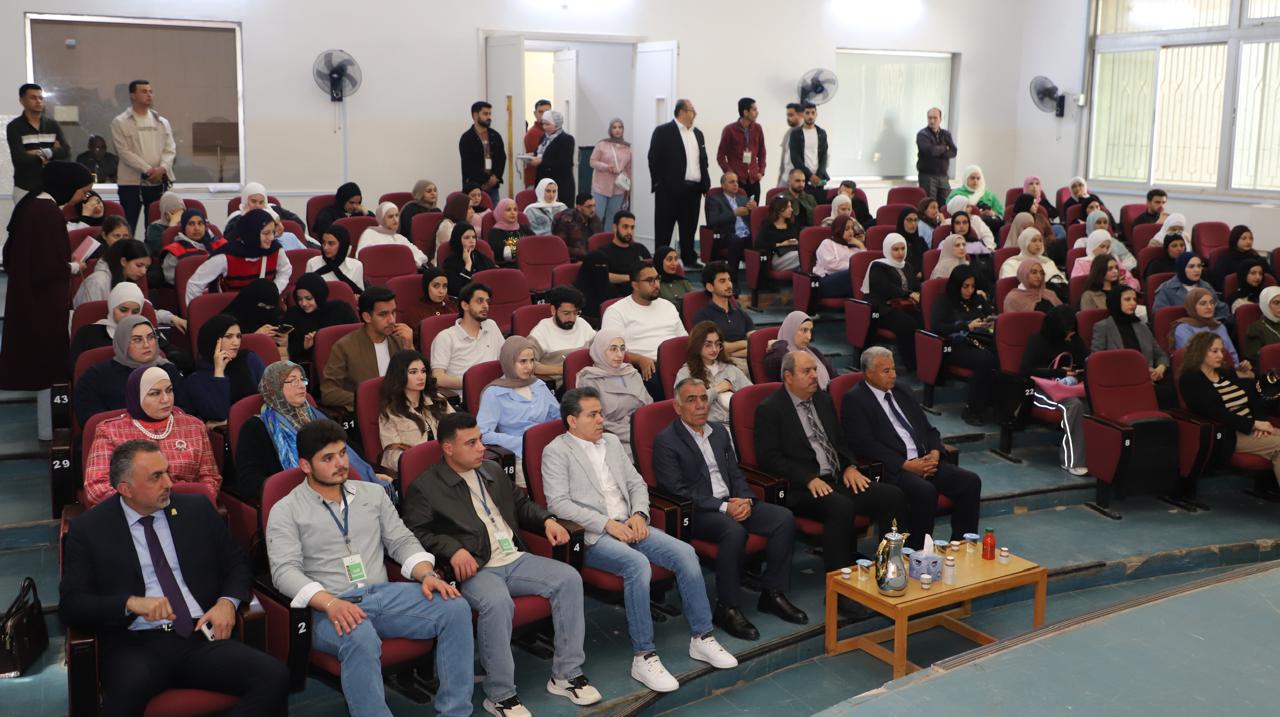 كلية الفنون الجميلة تنظم محاضرة تفاعلية حول "العلاج بالموسيقى"