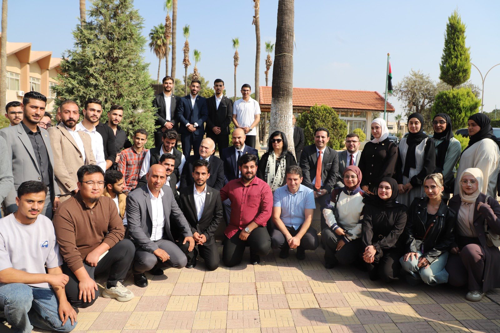 580825032 1272950944866228 709916216095662747 n