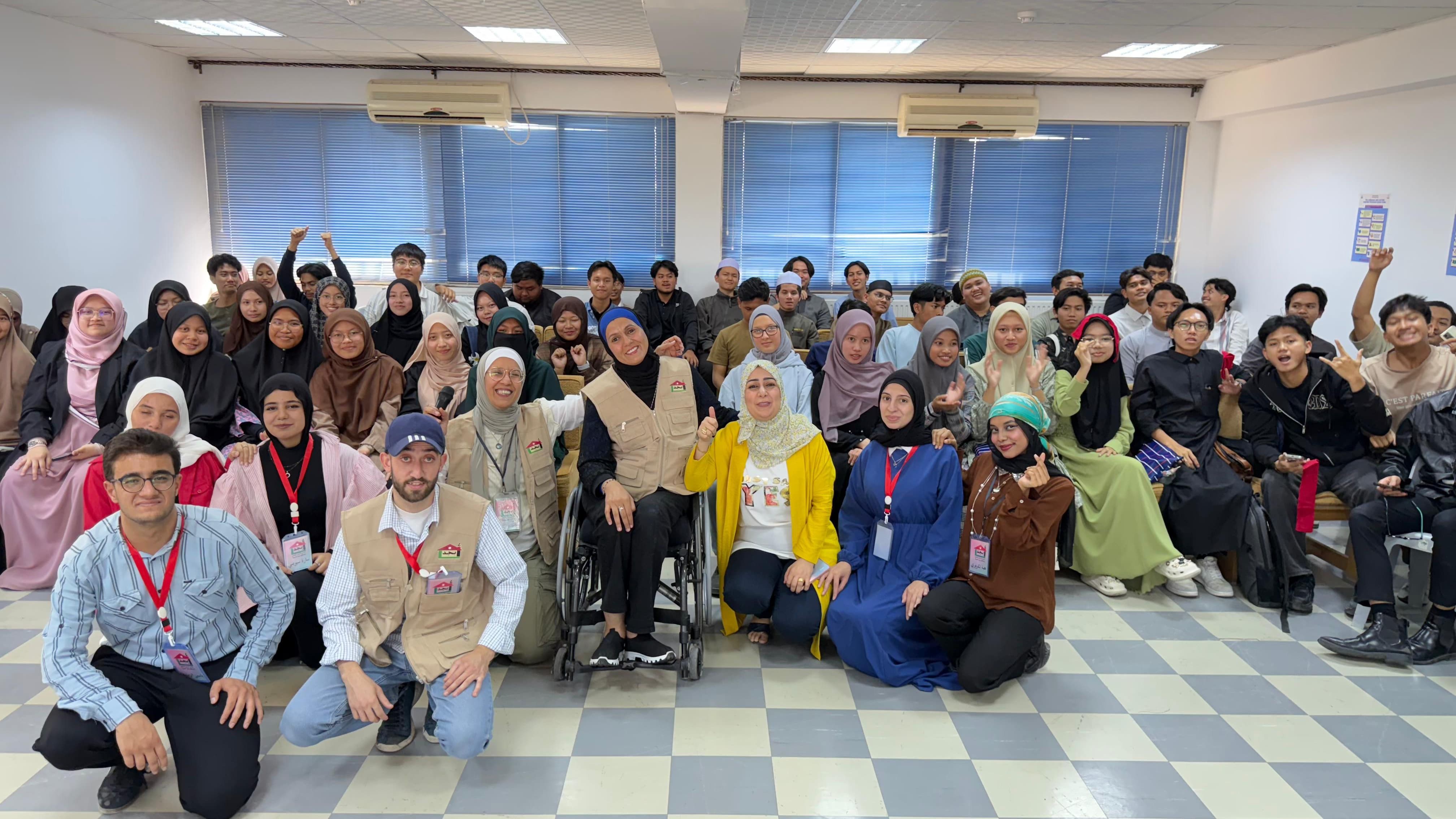 مركز اللغات ينظم فعالية "أبجديات المرح" للناطقين بغير العربية- صور