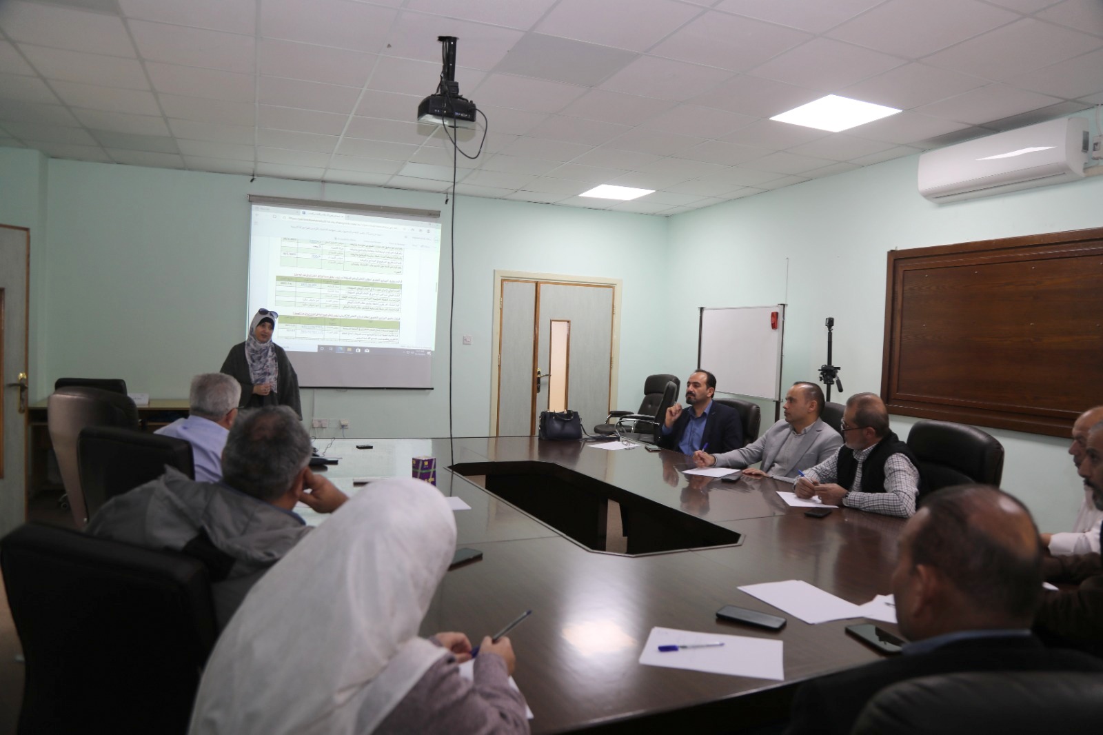 كلية الآثار والأنثروبولوجيا تنظم محاضرة بالتعاون مع 