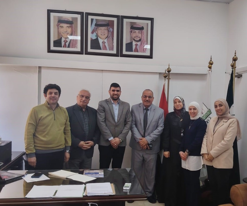 كلية الآداب تبحث تنظيم يوم ثقافي للتعريف باللغة اليابانية