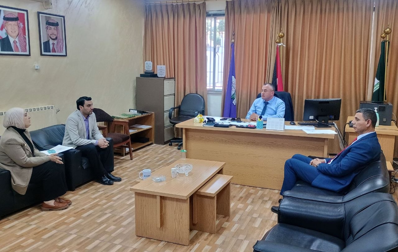 تعزيزاً للشراكة الأكاديمية والمهنية كلية السياحة والفنادق تبحث آفاق التعاون مع جمعية الغذاء والتغذية الأردنية