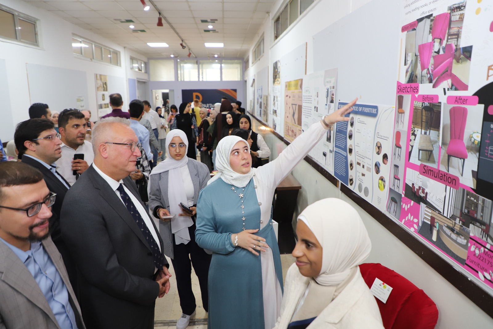 "فنون اليرموك" تنظم معرضا بعنوان من "الإهمال إلى الجمال" لترسيخ مفاهيم التصميم المستدام والابتكار البيئي- صور