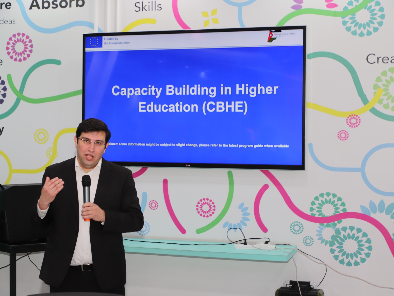 "العلاقات والمشاريع الدولية" تعقد ورشة حول التقدم لمشاريع التمويل الخارجي