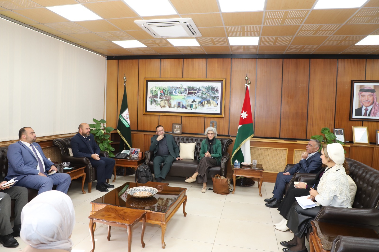 رئيسة جامعة