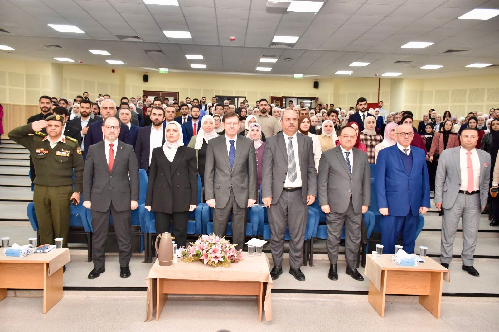 جامعة اليرموك تكرّس دور الطبيب الباحث في يومها العلمي لكلية الطب