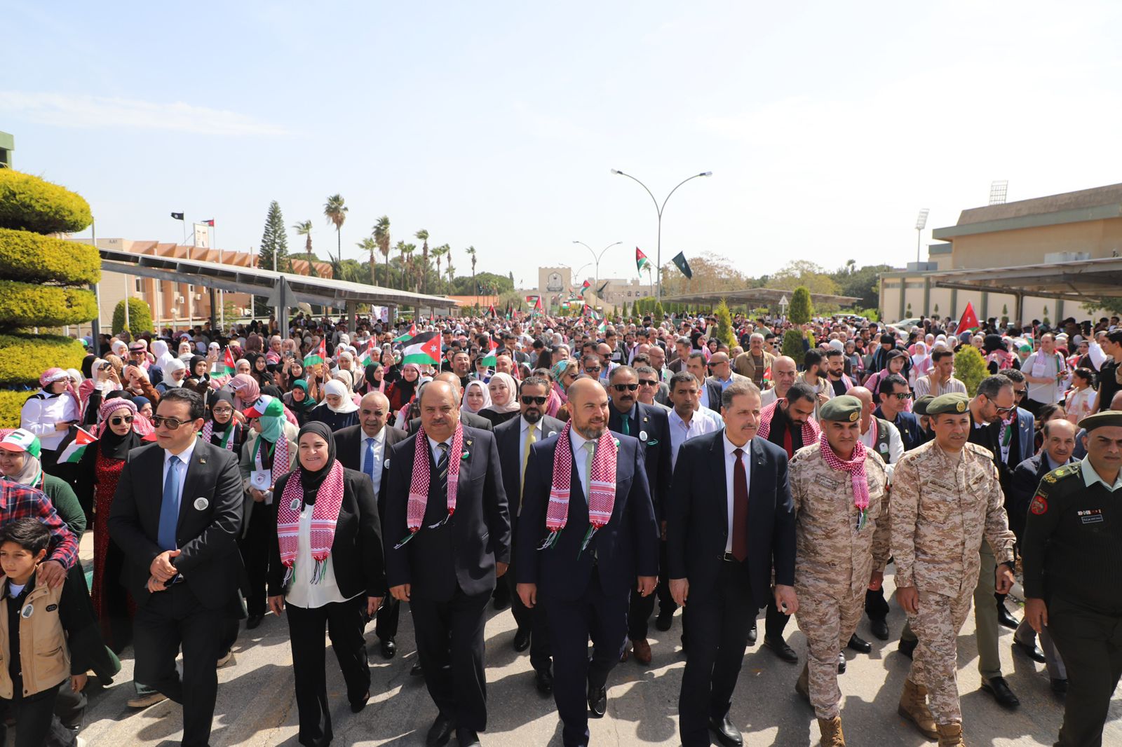 "اليرموك" تُحيي "يوم العلم".. وتُجدد عهدها بمواصلة الريادة التعليمية بالبحث العلمي والابتكار