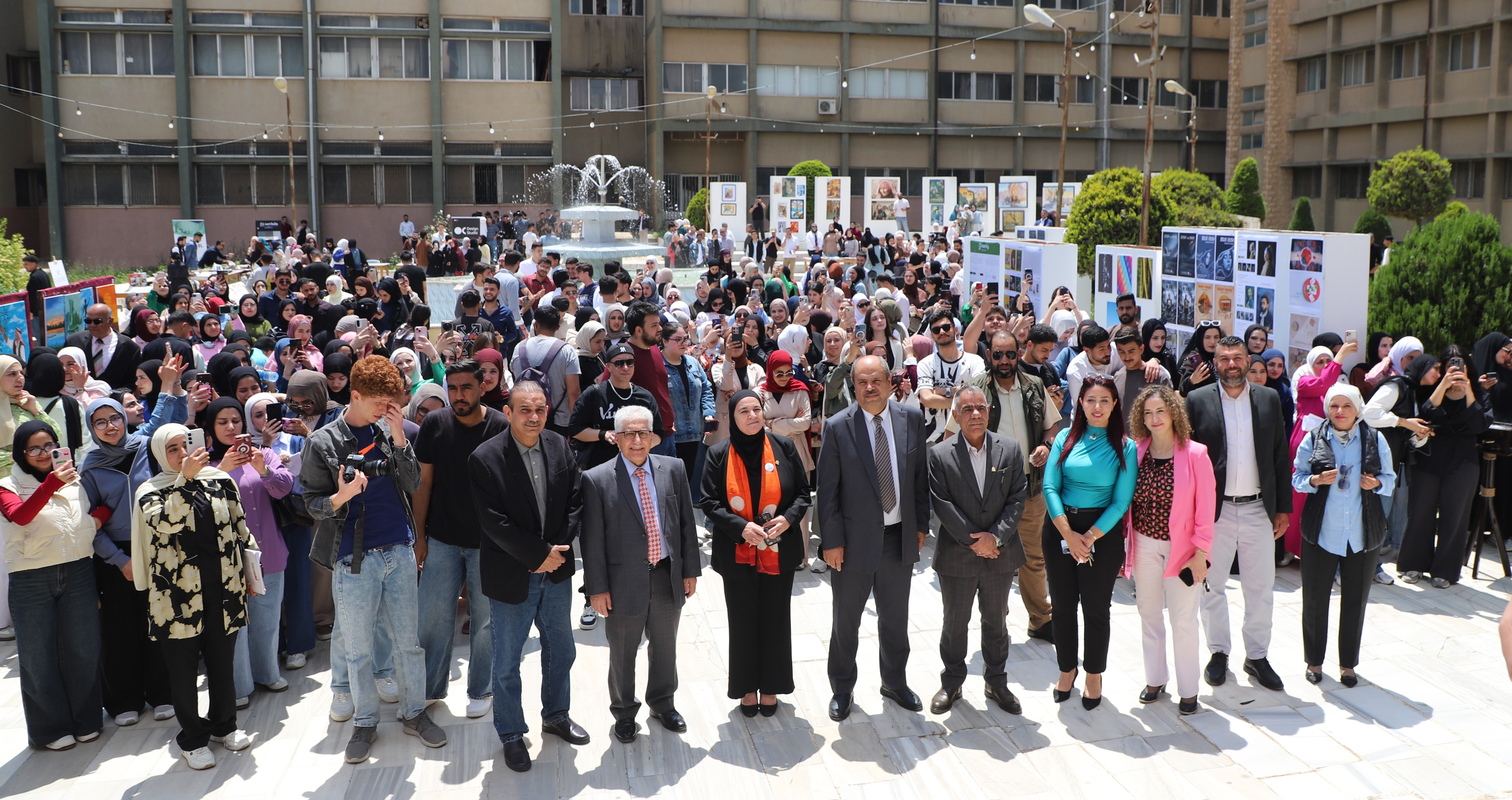 "فنون اليرموك" تنظّمُ يوماً مفتوحاً جسّد روح التميز الأكاديمي والإبداع الفني لدى طلبتها- صور