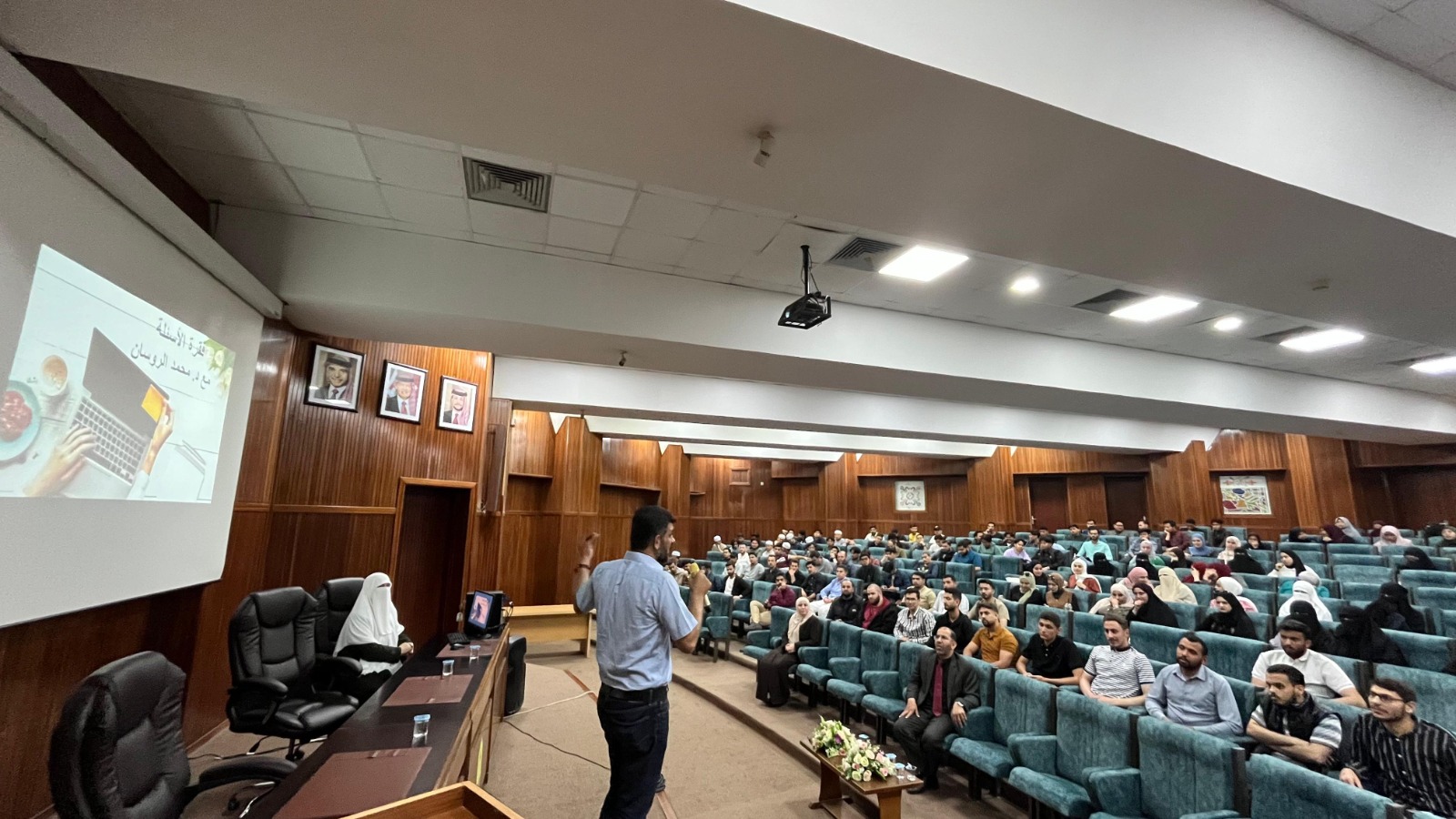 كلية الشريعة والدراسات الإسلامية تنظم لقاءً تعريفياً بامتحان الكفاءة الجامعية