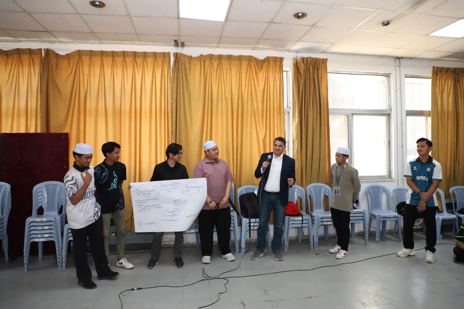 "شؤون الطلبة": قسم رعاية الطلبة الدوليين يختتم برنامج استقبال الطلبة الماليزيين المستجدين في الجامعة- صور
