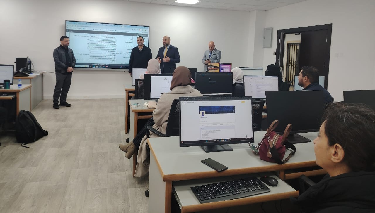 "مركز الاعتماد" يواصل عقد دوراته التدريبية لتعزيز مهارات كوادر الجامعة الأكاديمية والإدارية المهنية