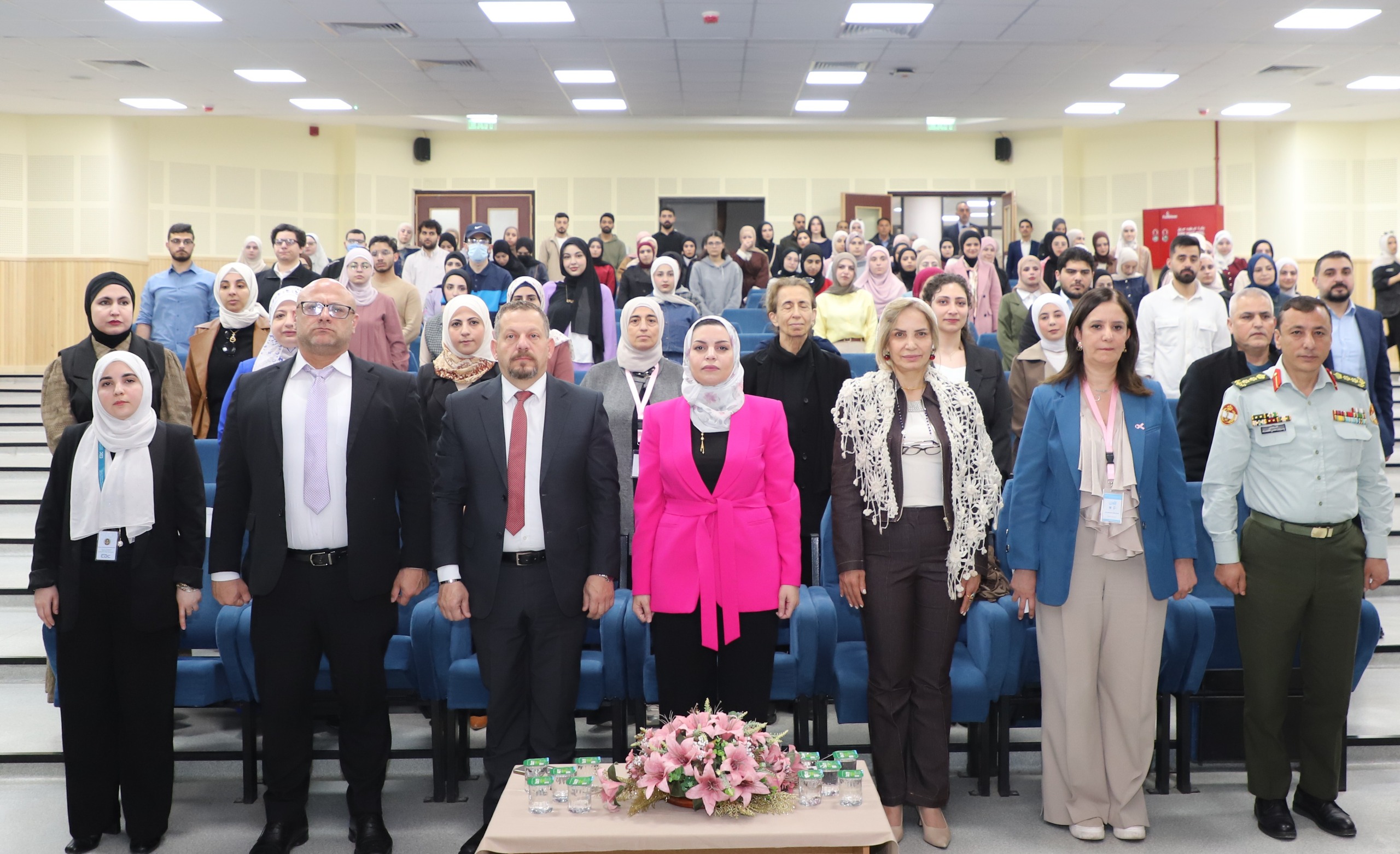 كلية الطب تنظم يوما طبيا توعويا حول المضادات الحيوية بالتعاون مع كليتي الصيدلة والتمريض