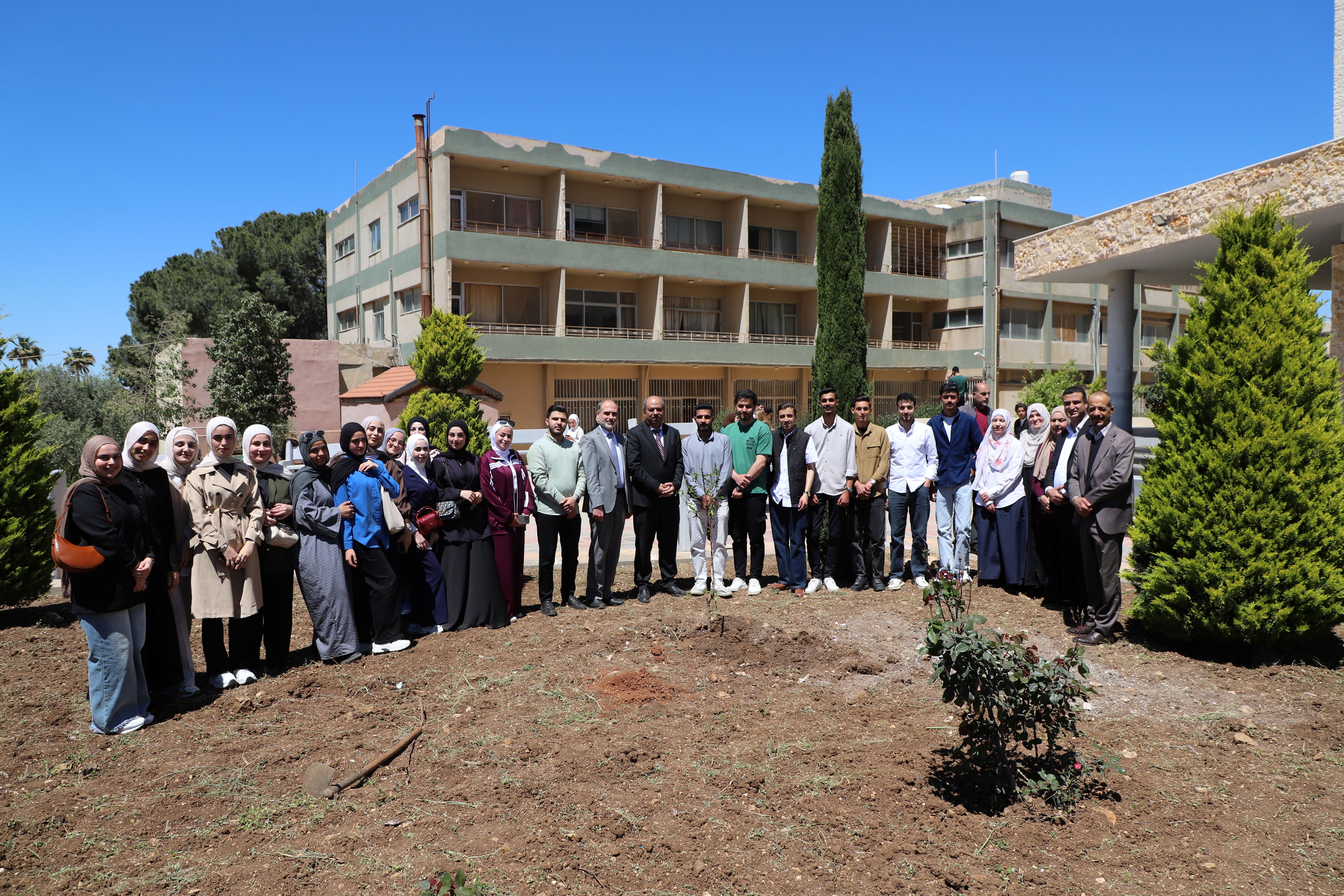 "قانون اليرموك" تُطلق سلسلة نشاطات برنامج الاستدامة لترسيخ الوعي البيئي في الحرم الجامعي- صور